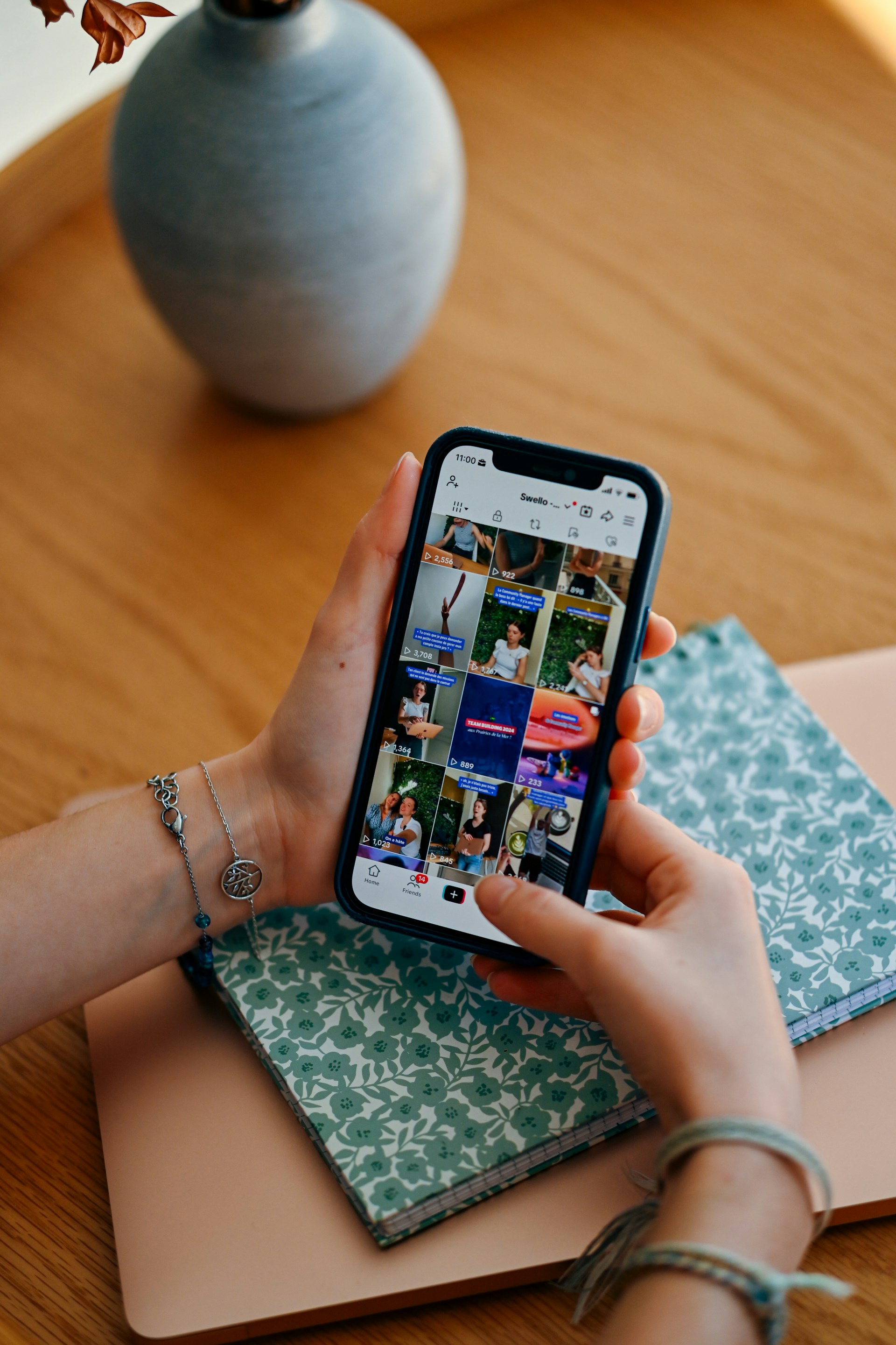 Social media marketing and mobile content campaign Social media marketing and mobile content campaign